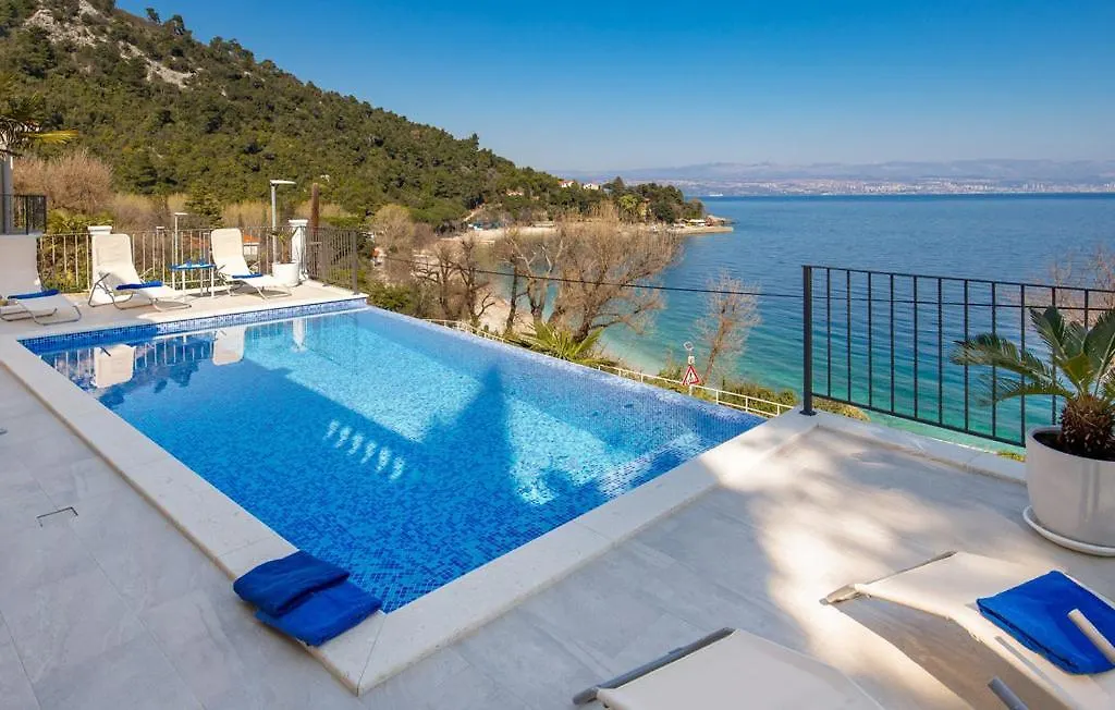 Villa Medea Lovran 0*,