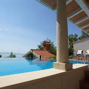 Krasa Apartment